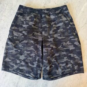 Lululemon Men's Lined Camo Black Gray Athletic Shorts Built-In Underwear Medium